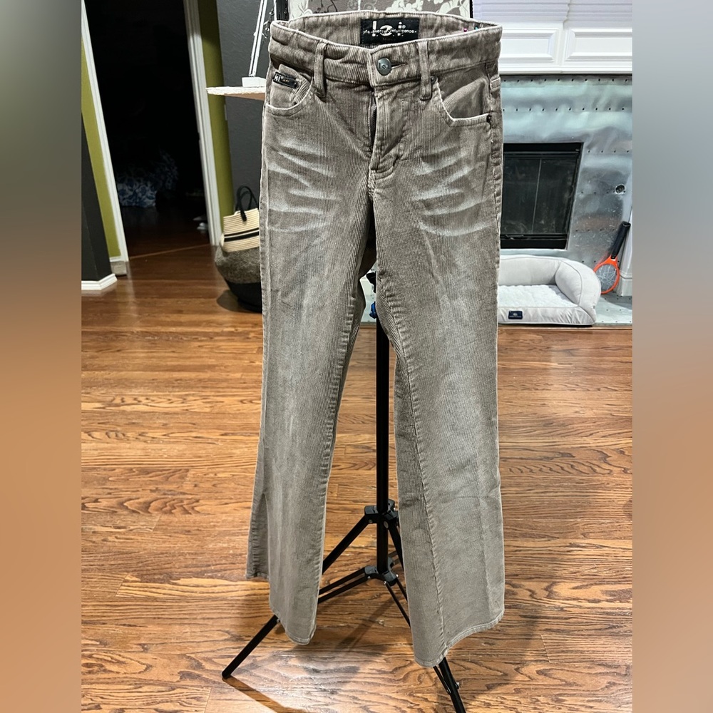 lei Women's Boot Cut Corduroy Pants in Tan